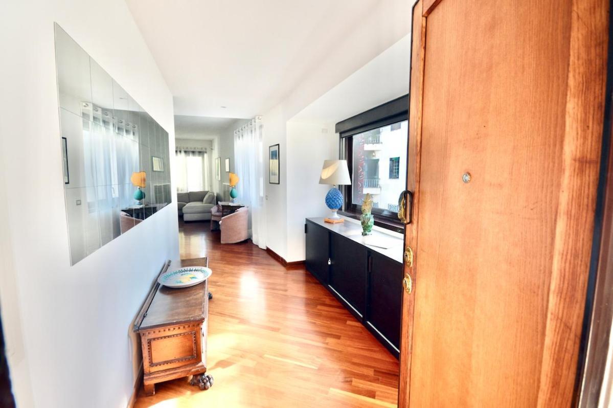 Residenza Belvedere Luxuryaparment-pool&balcony-jacuzzi-aircond-wifi Roma